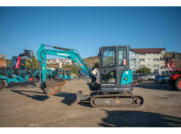 Miniexcavator SUNWARD 35UF DISPONIBIL PENTRU INCHIRIERE de vanzare
